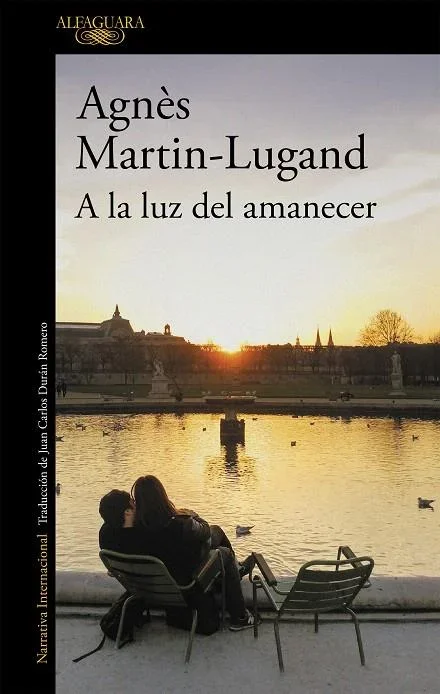 A la Luz del Amanecer - Novela Histórica y Romance Épico